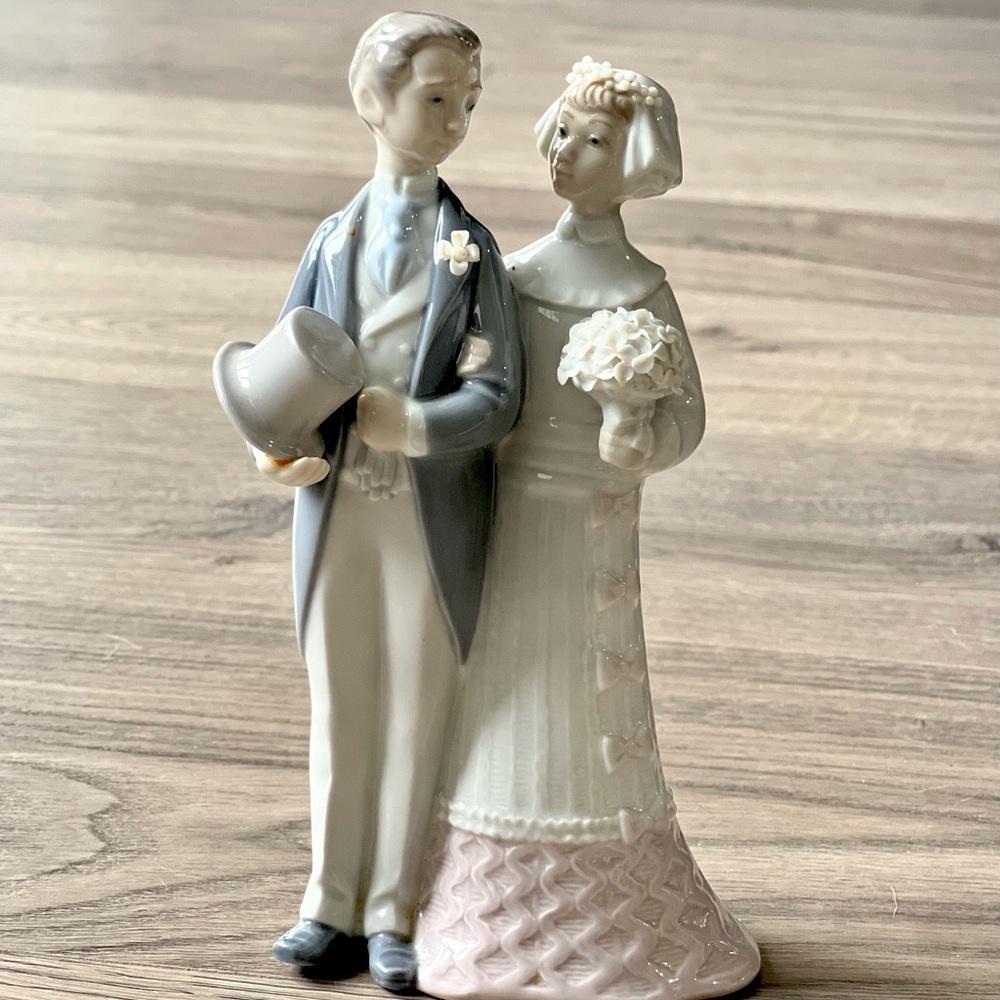 Lladro porcelain wedding couple.